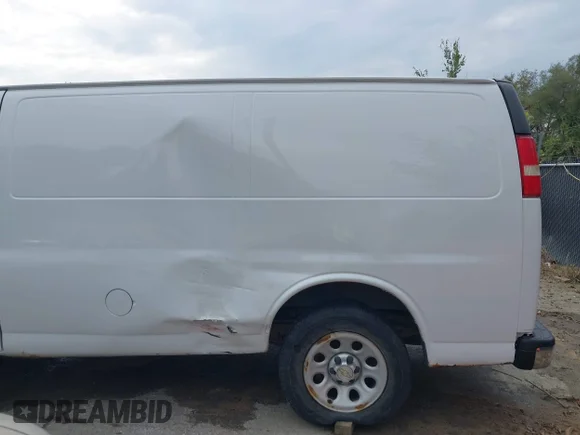 ✅ 2013 Chevrolet Express Cargo • VIN: 1GCSGAFX1D1156269 • Лот: 43432282. Опубліковано раніше на IAAI з пробігом 220 220 миль. Безкоштовний доступ до архіву аукціонних продажів зі США та докладний звіт про історію автомобіля на DreamBid. Зображення 6.