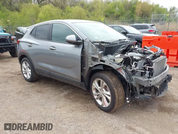 ✅ 2023 Buick Encore GX Preferred • VIN: KL4MMCSL9PB113808 • Лот: 45003818. Опубликован ранее на IAAI с пробегом 11 654 миль. Бесплатный доступ к архиву аукционных продаж из США и подробный отчёт об истории автомобиля на DreamBid. Изображение 1.