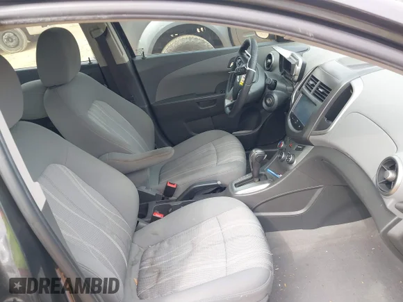 ✅ 2015 Chevrolet Sonic LT • VIN: 1G1JC6SH4F4150804 • Лот: 41686349. Опубліковано раніше на IAAI з пробігом 188 907 миль. Безкоштовний доступ до архіву аукціонних продажів зі США та докладний звіт про історію автомобіля на DreamBid. Зображення 5.
