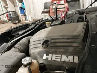 ✅ 2014 Chrysler 300 C • VIN: 2C3CCAKT0EH128635 • Lot: 42318965. Wystawiony na IAAI z przebiegiem 166 731 mil. Bezpłatny archiwum sprzedaży aukcyjnych z USA i szczegółowy raport historii pojazdu na DreamBid. Zdjęcie 19.