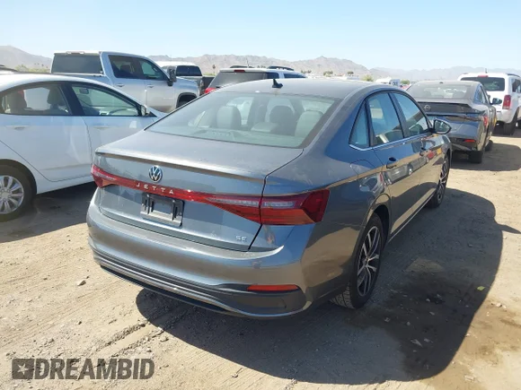 ✅ 2025 Volkswagen Jetta SE • VIN: 3VW7X7BU3SM029962 • Lot: 45185553. Wystawiony na IAAI z przebiegiem 29 856 mil. Bezpłatny archiwum sprzedaży aukcyjnych z USA i szczegółowy raport historii pojazdu na DreamBid. Zdjęcie 4.