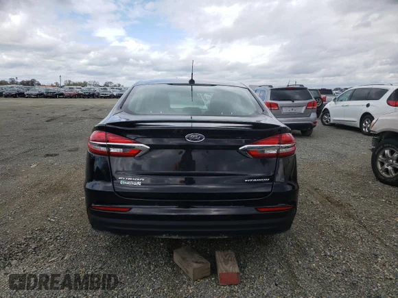 ✅ 2019 Ford Fusion Titanium • VIN: 3FA6P0SU3KR252355 • Лот: 45913083. Опубликован ранее на Copart с пробегом 22 214 миль. Бесплатный доступ к архиву аукционных продаж из США и подробный отчёт об истории автомобиля на DreamBid. Изображение 6.