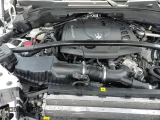 ✅ 2023 Maserati Grecale GT • VIN: ZN682AVAXP7434110 • Lot: 69135325. Listed on Copart with 19,962 mi. Free auction sales archive from the USA and detailed vehicle history report at DreamBid. Image 15.