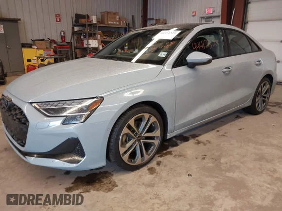 ✅ 2025 Audi A3 Premium • VIN: WAUGUDGY4SA075705 • Лот: 44412329. Опубліковано раніше на IAAI з пробігом 3 137 миль. Безкоштовний доступ до архіву аукціонних продажів зі США та докладний звіт про історію автомобіля на DreamBid. Зображення 2.