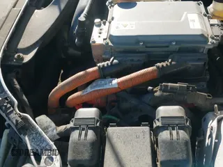 ✅ 2017 Ford Fusion Hybrid Platinum • VIN: 3FA6P0RU8HR260983 • Лот: 43672432. Опубликован ранее на IAAI с пробегом 173 888 миль. Бесплатный доступ к архиву аукционных продаж из США и подробный отчёт об истории автомобиля на DreamBid. Изображение 24.