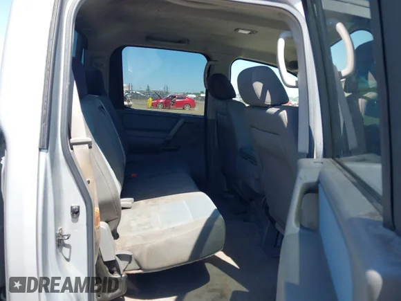 ✅ 2005 Nissan Titan LE • VIN: 1N6AA07B35N519222 • Lot: 44892424. Wystawiony na IAAI z przebiegiem 211 886 mil. Bezpłatny archiwum sprzedaży aukcyjnych z USA i szczegółowy raport historii pojazdu na DreamBid. Zdjęcie 8.