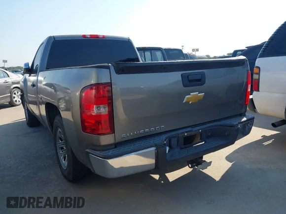 ✅ 2013 Chevrolet Silverado 1500 Work Truck • VIN: 1GCNKPEA3DZ384626 • Lot: 43195938. Wystawiony na IAAI z przebiegiem 197 221 mil. Bezpłatny archiwum sprzedaży aukcyjnych z USA i szczegółowy raport historii pojazdu na DreamBid. Zdjęcie 3.