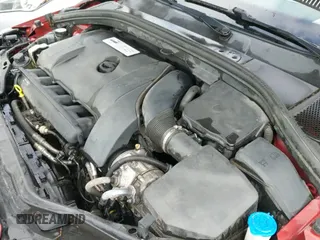 ✅ 2015 Volvo XC60 T6 • VIN: YV4902RKXF2669393 • Lot: 42380410. Listed on IAAI with 124,258 mi. Free auction sales archive from the USA and detailed vehicle history report at DreamBid. Image 19.