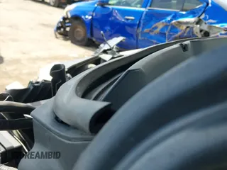 ✅ 2019 Nissan Kicks S • VIN: 3N1CP5CUXKL549508 • Lot: 42502798. Listed on IAAI with 106,096 mi. Free auction sales archive from the USA and detailed vehicle history report at DreamBid. Image 19.