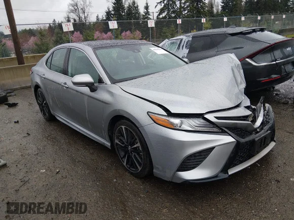 ✅ 2019 Toyota Camry XSE • VIN: 4T1B61HK1KU739064 • Lot: 44644268. Wystawiony na IAAI z przebiegiem 141 968 mil. Bezpłatny archiwum sprzedaży aukcyjnych z USA i szczegółowy raport historii pojazdu na DreamBid. Zdjęcie 1.