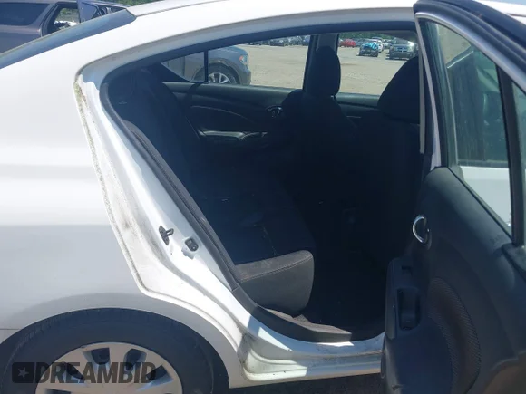 ✅ 2017 Nissan Versa SV • VIN: 3N1CN7AP7HL807149 • Lot: 45325769. Wystawiony na IAAI z przebiegiem 139 473 mil. Bezpłatny archiwum sprzedaży aukcyjnych z USA i szczegółowy raport historii pojazdu na DreamBid. Zdjęcie 8.