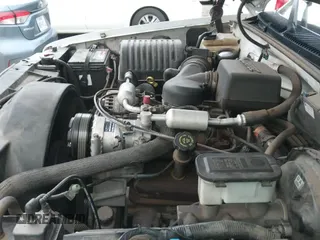 ✅ 1999 GMC Suburban • VIN: 3GKEC16R6XG531657 • Lot: 43290180. Wystawiony na IAAI z przebiegiem 228 930 mil. Bezpłatny archiwum sprzedaży aukcyjnych z USA i szczegółowy raport historii pojazdu na DreamBid. Zdjęcie 12.