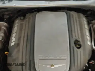 ✅ 2005 Chrysler 300 C • VIN: 2C3JA63H15H615492 • Lot: 43372538. Wystawiony na IAAI z przebiegiem 194 800 mil. Bezpłatny archiwum sprzedaży aukcyjnych z USA i szczegółowy raport historii pojazdu na DreamBid. Zdjęcie 19.