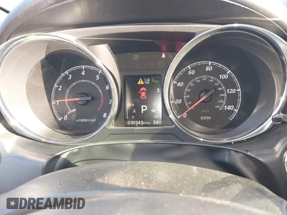 ✅ 2022 Mitsubishi Outlander ES • VIN: JA4ARUAU2NU016035 • Lot: 43463836. Wystawiony na IAAI z przebiegiem 30 943 mil. Bezpłatny archiwum sprzedaży aukcyjnych z USA i szczegółowy raport historii pojazdu na DreamBid. Zdjęcie 7.