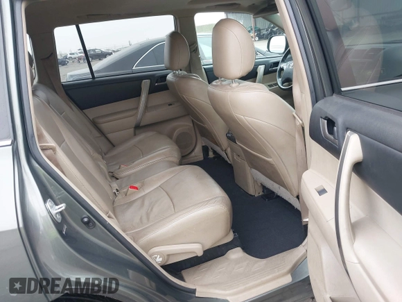 ✅ 2013 Toyota Highlander • VIN: 5TDBK3EH3DS194299 • Lot: 43785926. Wystawiony na IAAI z przebiegiem 108 897 mil. Bezpłatny archiwum sprzedaży aukcyjnych z USA i szczegółowy raport historii pojazdu na DreamBid. Zdjęcie 8.