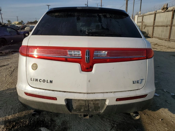 ✅ 2010 Lincoln MKT • VIN: 2LMHJ5FR8ABJ24794 • Lot: 82659974. Wystawiony na Copart z przebiegiem 162 573 mil. Bezpłatny archiwum sprzedaży aukcyjnych z USA i szczegółowy raport historii pojazdu na DreamBid. Zdjęcie 6.