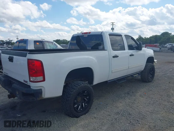 ✅ 2010 GMC Sierra 2500HD SLE • VIN: 1GT4K0B6XAF130556 • Lot: 42959407. Wystawiony na IAAI z przebiegiem 237 205 mil. Bezpłatny archiwum sprzedaży aukcyjnych z USA i szczegółowy raport historii pojazdu na DreamBid. Zdjęcie 4.