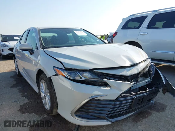 ✅ 2024 Toyota Camry LE • VIN: 4T1C11AK1RU226016 • Lot: 43012730. Wystawiony na IAAI z przebiegiem 30 847 mil. Bezpłatny archiwum sprzedaży aukcyjnych z USA i szczegółowy raport historii pojazdu na DreamBid. Zdjęcie 1.