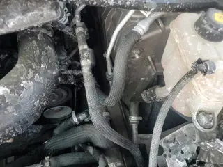 ✅ 2019 Alfa Romeo Stelvio Ti Sport • VIN: ZASPAKBNXK7C51027 • Lot: 66815235. Wystawiony na Copart z przebiegiem 53 273 mil. Bezpłatny archiwum sprzedaży aukcyjnych z USA i szczegółowy raport historii pojazdu na DreamBid. Zdjęcie 14.