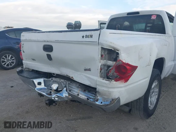 ✅ 2005 Dodge Dakota SLT • VIN: 1D7HE42K45S181731 • Lot: 43913208. Wystawiony na IAAI z przebiegiem 179 379 mil. Bezpłatny archiwum sprzedaży aukcyjnych z USA i szczegółowy raport historii pojazdu na DreamBid. Zdjęcie 6.
