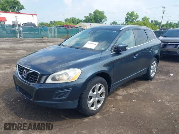 ✅ 2013 Volvo XC60 3.2L • VIN: YV4952DL7D2408432 • Lot: 42595964. Wystawiony na IAAI z przebiegiem 113 763 mil. Bezpłatny archiwum sprzedaży aukcyjnych z USA i szczegółowy raport historii pojazdu na DreamBid. Zdjęcie 2.