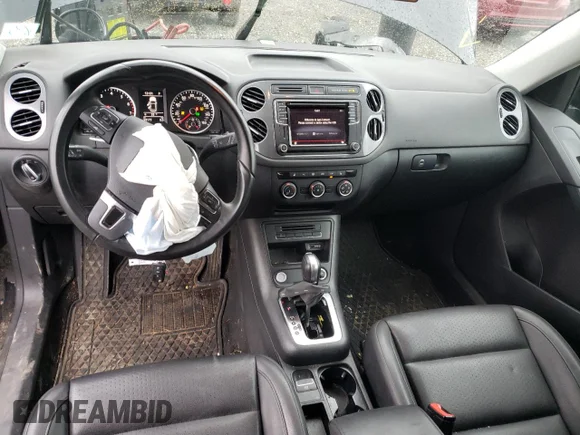✅ 2017 Volkswagen Tiguan S • VIN: WVGBV7AX0HW508987 • Lot: 71507292. Wystawiony na Copart z przebiegiem 58 177 mil. Bezpłatny archiwum sprzedaży aukcyjnych z USA i szczegółowy raport historii pojazdu na DreamBid. Zdjęcie 8.