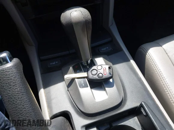 ✅ 2008 Honda Accord EX-L • VIN: JHMCP268X8C067781 • Lot: 45335229. Wystawiony na IAAI z przebiegiem 218 812 mil. Bezpłatny archiwum sprzedaży aukcyjnych z USA i szczegółowy raport historii pojazdu na DreamBid. Zdjęcie 11.