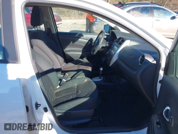 ✅ 2019 Nissan Versa SV • VIN: 3N1CN7AP3KL851057 • Lot: 43924721. Wystawiony na IAAI z przebiegiem 77 338 mil. Bezpłatny archiwum sprzedaży aukcyjnych z USA i szczegółowy raport historii pojazdu na DreamBid. Zdjęcie 5.