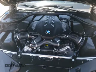 ✅ 2022 BMW 8 Series M850i • VIN: WBAGV8C03NCJ62640 • Lot: 63463835. Listed on Copart with 19,110 mi. Free auction sales archive from the USA and detailed vehicle history report at DreamBid. Image 15.