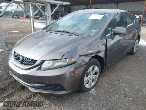 ✅ 2014 Honda Civic LX • VIN: 19XFB2F5XEE061597 • Lot: 44182708. Wystawiony na IAAI z przebiegiem 207 428 mil. Bezpłatny archiwum sprzedaży aukcyjnych z USA i szczegółowy raport historii pojazdu na DreamBid. Zdjęcie 2.