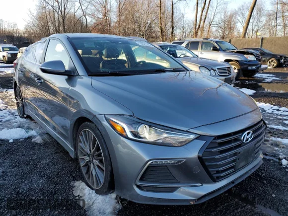 ✅ 2018 Hyundai Elantra Sport • VIN: KMHD04LBXJU589165 • Lot: 70322252. Wystawiony na Copart z przebiegiem 80 900 mil. Bezpłatny archiwum sprzedaży aukcyjnych z USA i szczegółowy raport historii pojazdu na DreamBid. Zdjęcie 4.