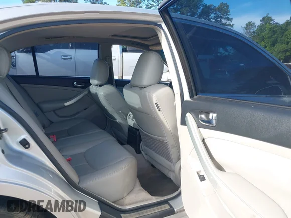 ✅ 2006 Infiniti G35 • VIN: JNKCV51E06M505588 • Lot: 45218126. Listed on IAAI with 181,076 mi. Free auction sales archive from the USA and detailed vehicle history report at DreamBid. Image 8.