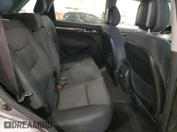 ✅ 2012 Kia Sorento LX • VIN: 5XYKT3A16CG217530 • Лот: 81951834. Опубліковано раніше на Copart з пробігом 208 430 миль. Безкоштовний доступ до архіву аукціонних продажів зі США та докладний звіт про історію автомобіля на DreamBid. Зображення 12.