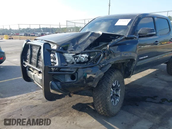 ✅ 2017 Toyota Tacoma SR • VIN: 5TFCZ5AN5HX075967 • Lot: 43761078. Wystawiony na IAAI z przebiegiem 123 773 mil. Bezpłatny archiwum sprzedaży aukcyjnych z USA i szczegółowy raport historii pojazdu na DreamBid. Zdjęcie 6.