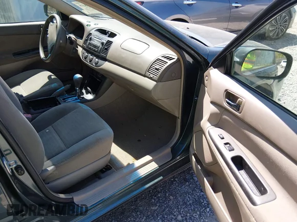✅ 2006 Toyota Camry LE • VIN: 4T1BE32K36U119622 • Lot: 44675418. Wystawiony na IAAI z przebiegiem 126 459 mil. Bezpłatny archiwum sprzedaży aukcyjnych z USA i szczegółowy raport historii pojazdu na DreamBid. Zdjęcie 5.