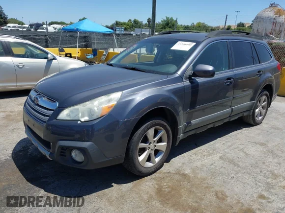 ✅ 2014 Subaru Outback Limited • VIN: 4S4BRBMC2E3268063 • Лот: 45306090. Опубліковано раніше на IAAI з пробігом 231 483 миль. Безкоштовний доступ до архіву аукціонних продажів зі США та докладний звіт про історію автомобіля на DreamBid. Зображення 2.