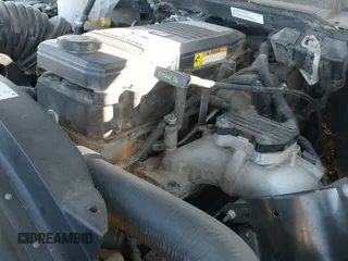 ✅ 2018 Ram 2500 Laramie • VIN: 3C6UR5NL5JG142811 • Lot: 43374033. Wystawiony na IAAI z przebiegiem 101 164 mil. Bezpłatny archiwum sprzedaży aukcyjnych z USA i szczegółowy raport historii pojazdu na DreamBid. Zdjęcie 18.