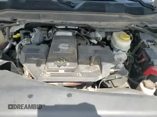 ✅ 2019 Ram 2500 Laramie • VIN: 3C6UR5FL5KG534624 • Lot: 67801175. Wystawiony na Copart z przebiegiem 106 716 mil. Bezpłatny archiwum sprzedaży aukcyjnych z USA i szczegółowy raport historii pojazdu na DreamBid. Zdjęcie 15.