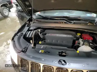 ✅ 2020 Jeep Compass Latitude • VIN: 3C4NJDBB0LT154353 • Lot: 90517565. Wystawiony na Copart z przebiegiem 4 799 mil. Bezpłatny archiwum sprzedaży aukcyjnych z USA i szczegółowy raport historii pojazdu na DreamBid. Zdjęcie 17.