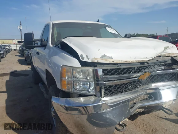 ✅ 2012 Chevrolet Silverado 2500HD • VIN: 1GC0CXCGXCF146805 • Lot: 41796687. Wystawiony na IAAI z przebiegiem 244 617 mil. Bezpłatny archiwum sprzedaży aukcyjnych z USA i szczegółowy raport historii pojazdu na DreamBid. Zdjęcie 1.