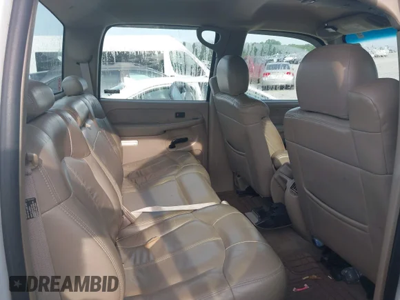 ✅ 2002 Chevrolet Silverado 1500HD LS • VIN: 1GCGK13U02F188595 • Lot: 42139058. Wystawiony na IAAI z przebiegiem 210 661 mil. Bezpłatny archiwum sprzedaży aukcyjnych z USA i szczegółowy raport historii pojazdu na DreamBid. Zdjęcie 8.