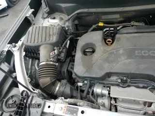 ✅ 2019 GMC Terrain SLT • VIN: 3GKALVEV1KL237684 • Lot: 81820335. Wystawiony na Copart z przebiegiem 76 902 mil. Bezpłatny archiwum sprzedaży aukcyjnych z USA i szczegółowy raport historii pojazdu na DreamBid. Zdjęcie 14.