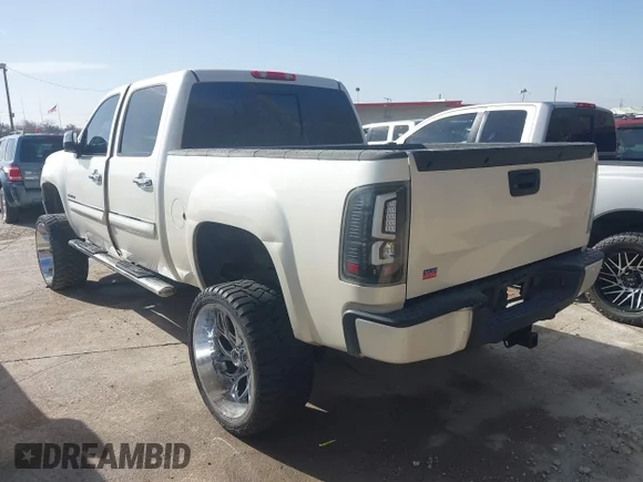 ✅ 2011 GMC Sierra 1500 Denali • VIN: 3GTP1XE28BG346133 • Lot: 44427601. Wystawiony na IAAI z przebiegiem 232 108 mil. Bezpłatny archiwum sprzedaży aukcyjnych z USA i szczegółowy raport historii pojazdu na DreamBid. Zdjęcie 3.