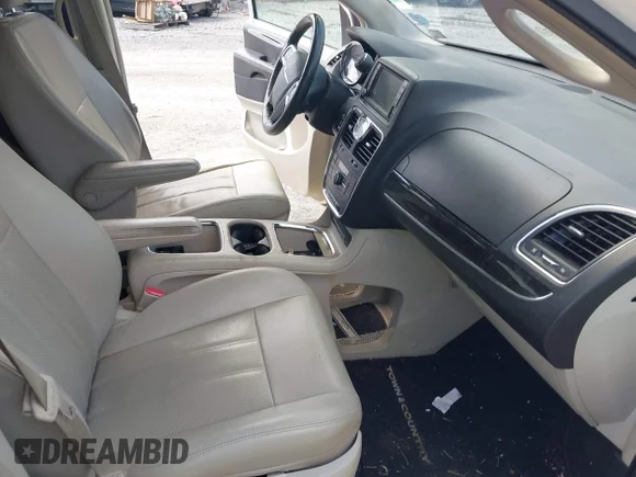 ✅ 2013 Chrysler Town & Country Touring L • VIN: 2C4RC1CG1DR737538 • Лот: 45493504. Опубліковано раніше на IAAI з пробігом 182 060 миль. Безкоштовний доступ до архіву аукціонних продажів зі США та докладний звіт про історію автомобіля на DreamBid. Зображення 5.