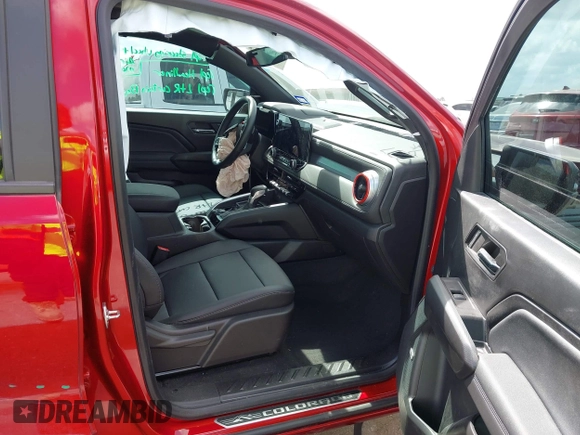 ✅ 2024 Chevrolet Colorado 2WD LT • VIN: 1GCPSCEK2R1263991 • Lot: 44533236. Wystawiony na IAAI z przebiegiem 14 643 mil. Bezpłatny archiwum sprzedaży aukcyjnych z USA i szczegółowy raport historii pojazdu na DreamBid. Zdjęcie 5.