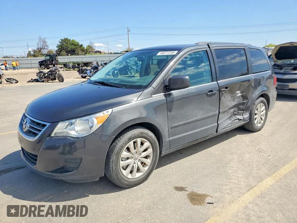 2012 Volkswagen Routan SE