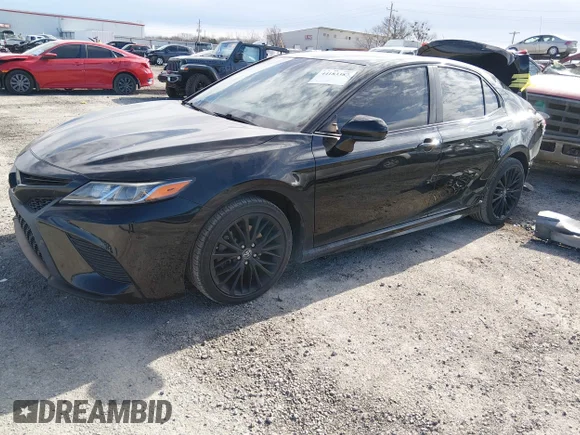 ✅ 2019 Toyota Camry SE • VIN: 4T1B11HK1KU273571 • Lot: 44183387. Wystawiony na IAAI z przebiegiem 103 629 mil. Bezpłatny archiwum sprzedaży aukcyjnych z USA i szczegółowy raport historii pojazdu na DreamBid. Zdjęcie 2.