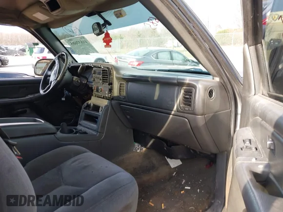 ✅ 2006 GMC Sierra 2500HD Work Truck • VIN: 1GTHK29D76E231603 • Лот: 41837685. Опубликован ранее на IAAI с пробегом 267 158 миль. Бесплатный доступ к архиву аукционных продаж из США и подробный отчёт об истории автомобиля на DreamBid. Изображение 5.