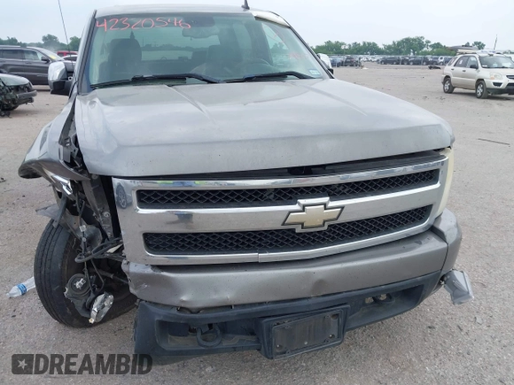 ✅ 2007 Chevrolet Silverado 1500 1LT • VIN: 2GCEC13J471651167 • Lot: 42320546. Wystawiony na IAAI z przebiegiem 374 341 mil. Bezpłatny archiwum sprzedaży aukcyjnych z USA i szczegółowy raport historii pojazdu na DreamBid. Zdjęcie 6.