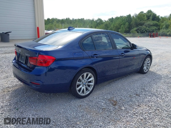 ✅ 2018 BMW 3 Series 320i xDrive • VIN: WBA8A3C52JA494492 • Лот: 43087215. Опубликован ранее на IAAI с пробегом 126 541 миль. Бесплатный доступ к архиву аукционных продаж из США и подробный отчёт об истории автомобиля на DreamBid. Изображение 4.